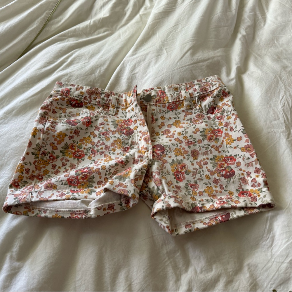 Cute floral shorts
